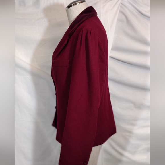 Chaus Vintage, Wool Blazer women jacket, burgundy red bttnUop, velour, collar,12 - Picture 5 of 14